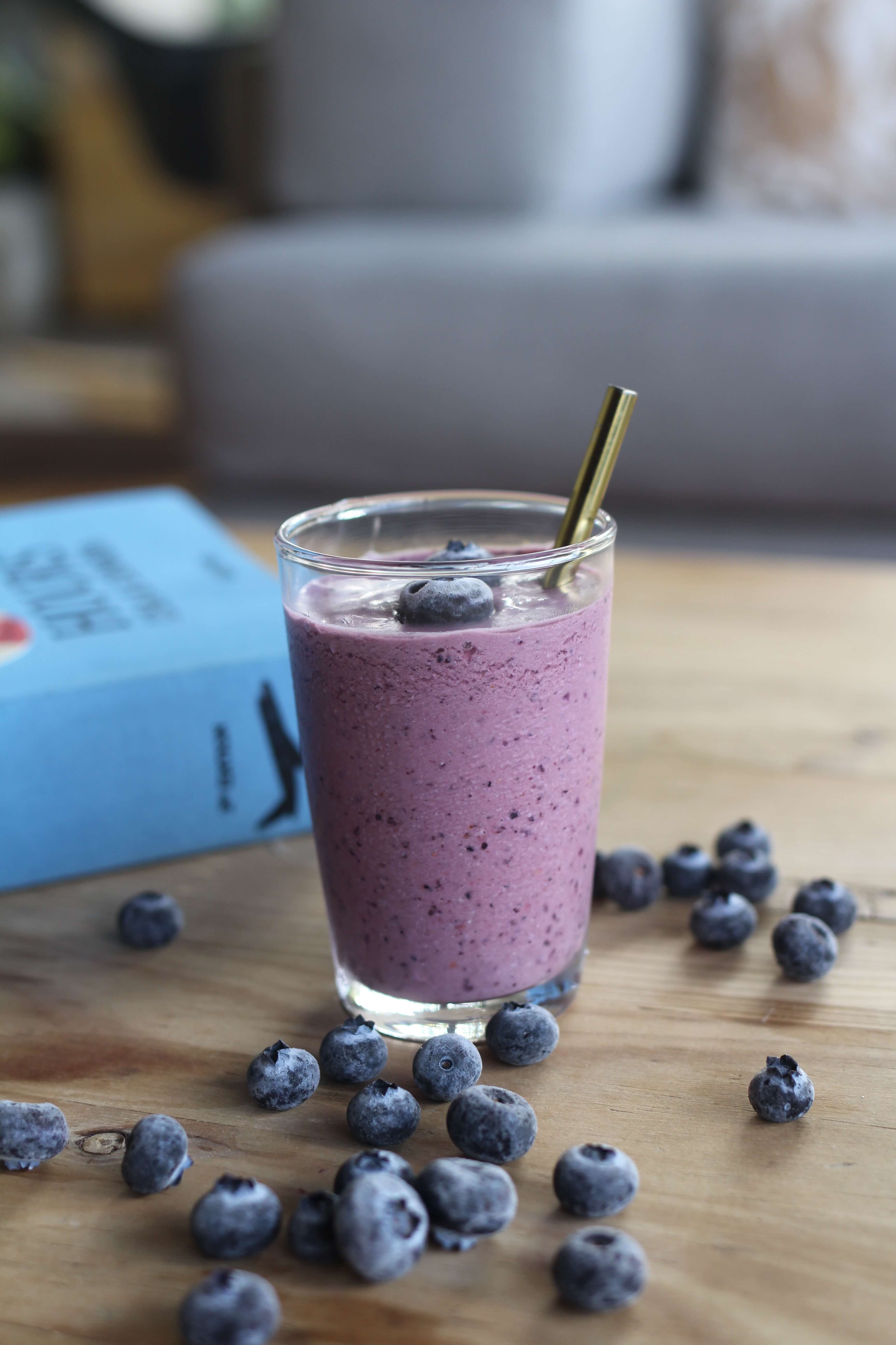 1627420048706 smoothie blueberries1 - smoothies ricos y nutritivos con superfoods